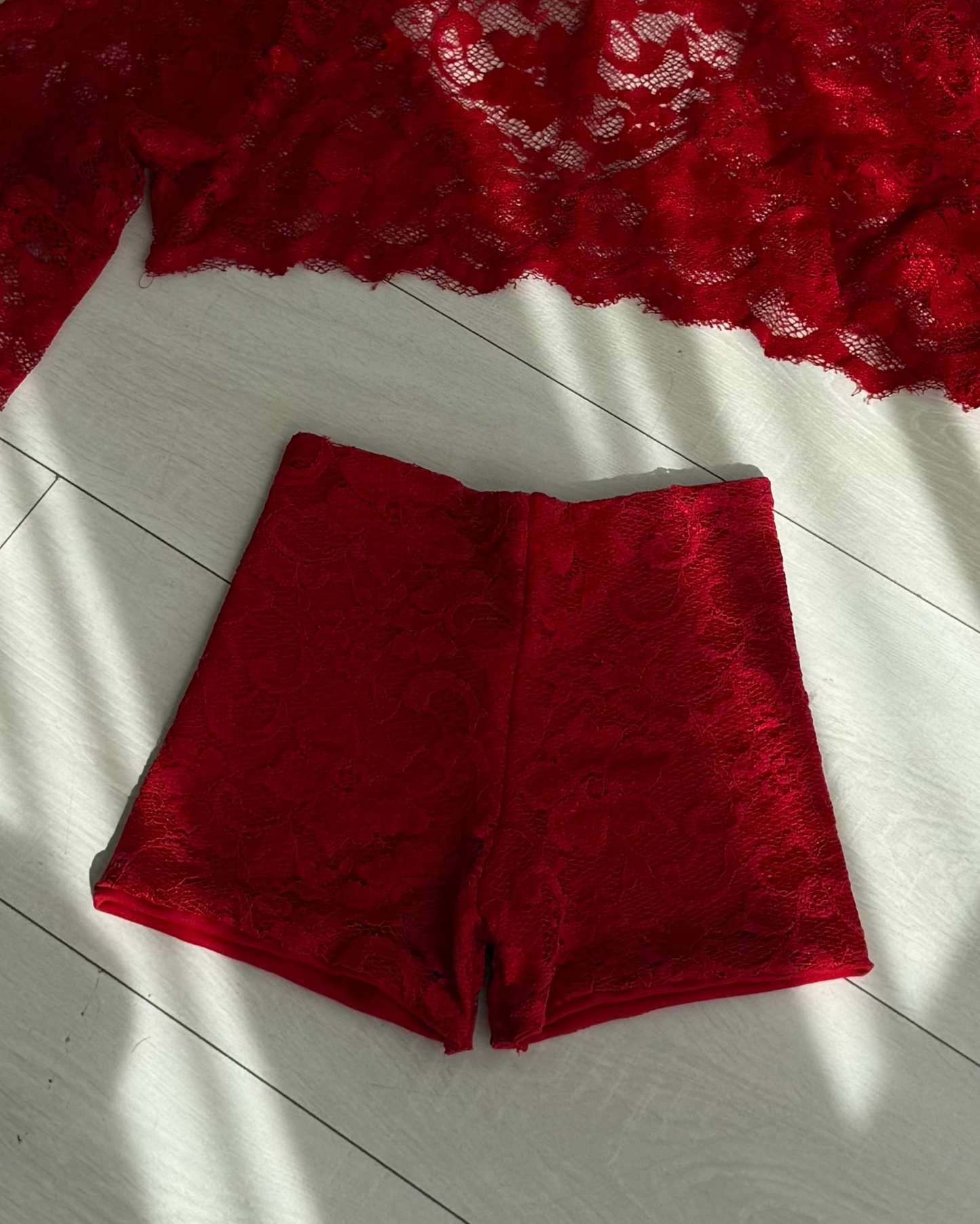 Bombshell lace shorts - mwah