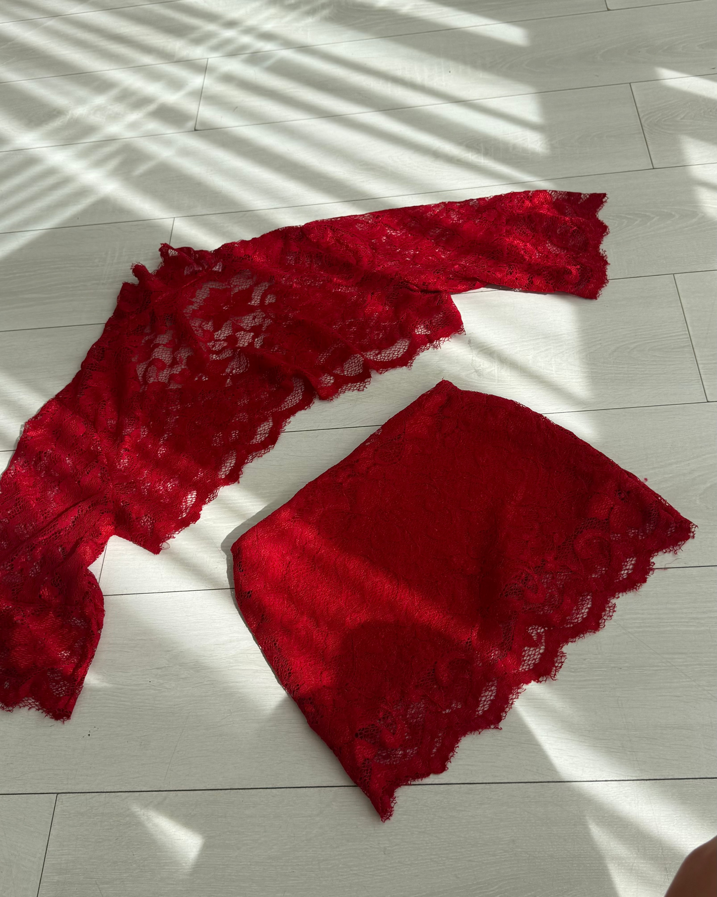 Bombshell lace skirt - mwah